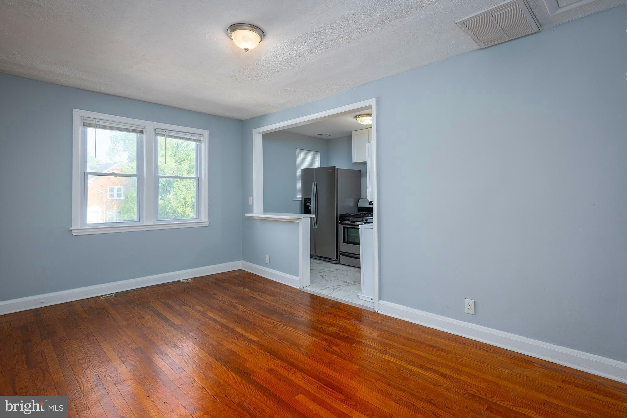 GLEN OAKS - Residential Income