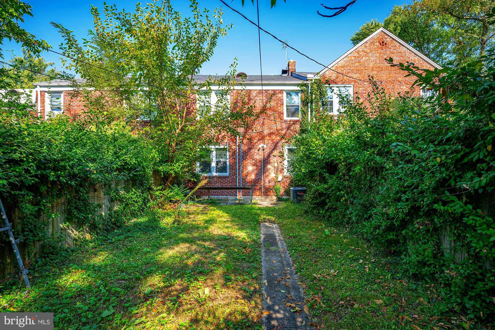 GLEN OAKS - Residential Income