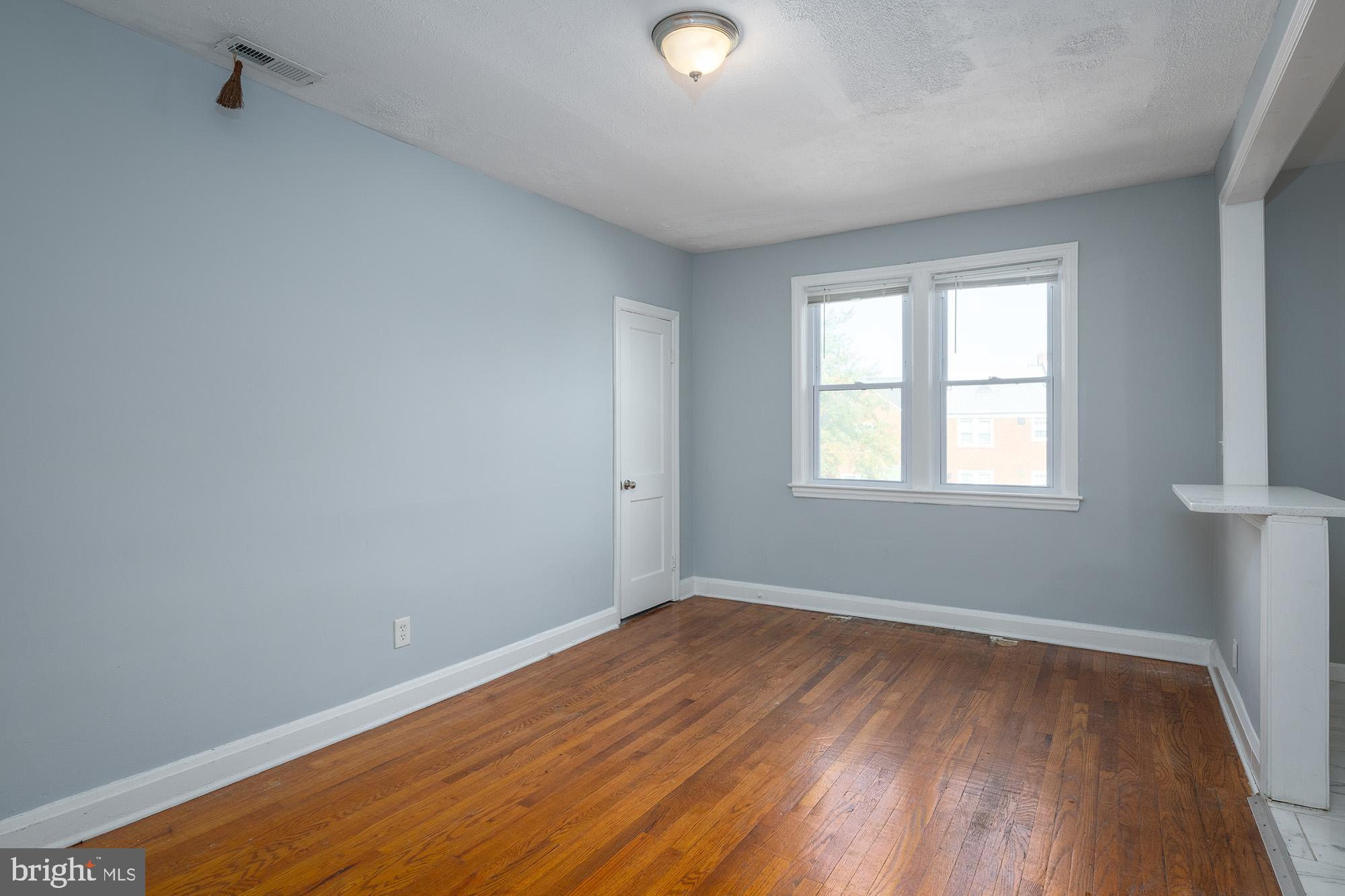 GLEN OAKS - Residential Income