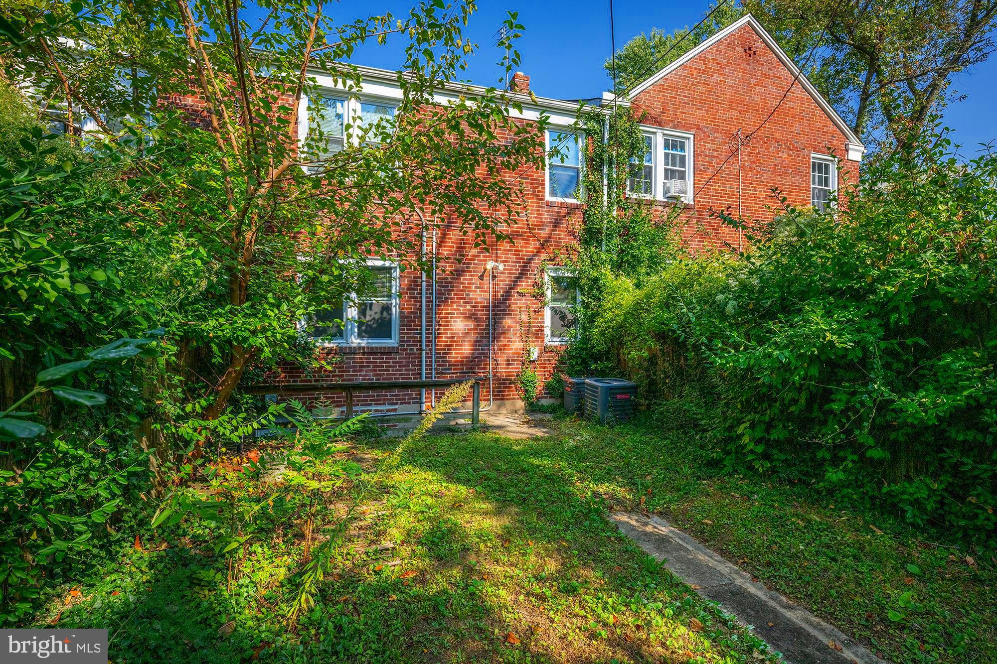 GLEN OAKS - Residential Income