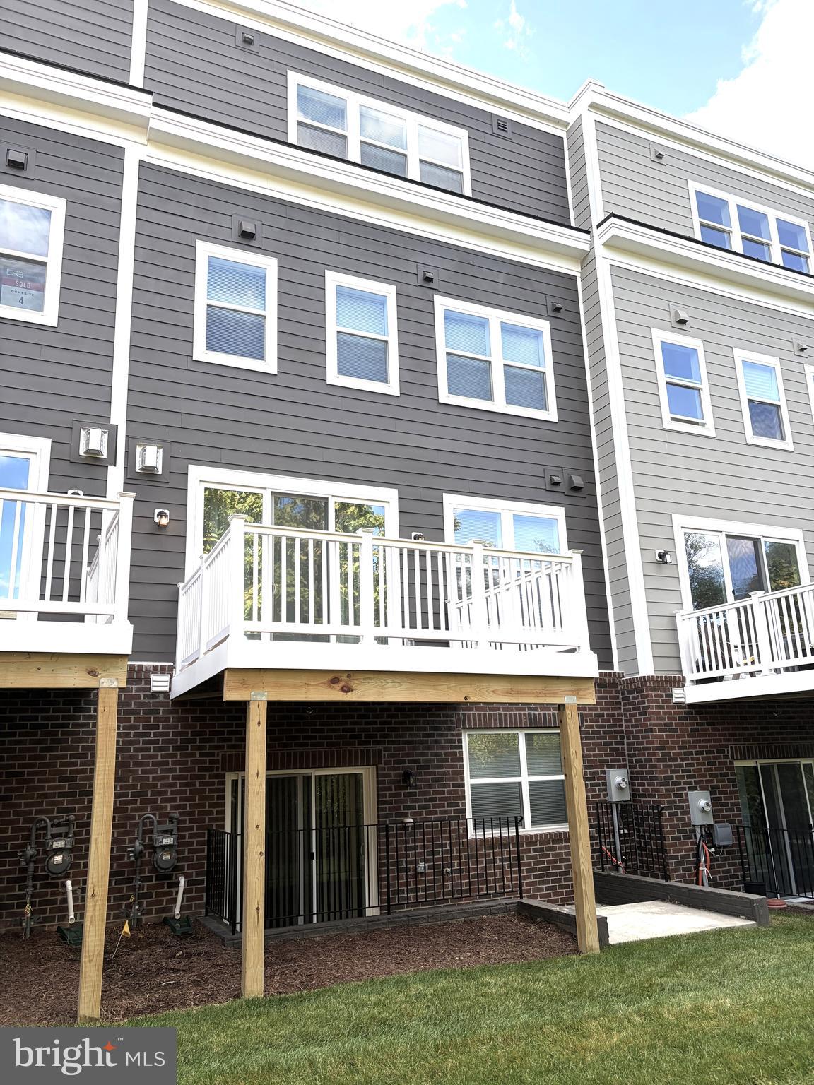 NORTHFAX WEST - Residential