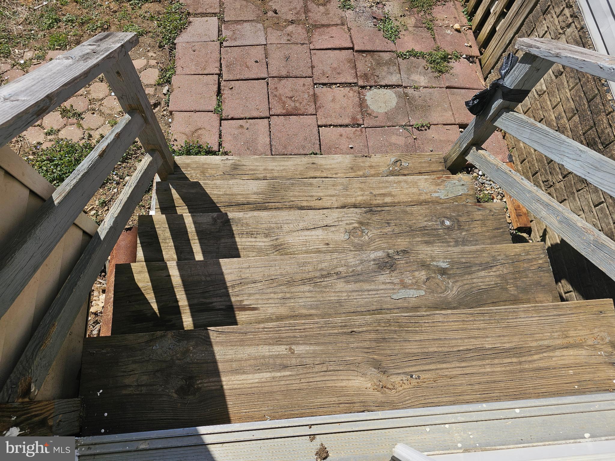 WILLIAMSTOWN - Residential