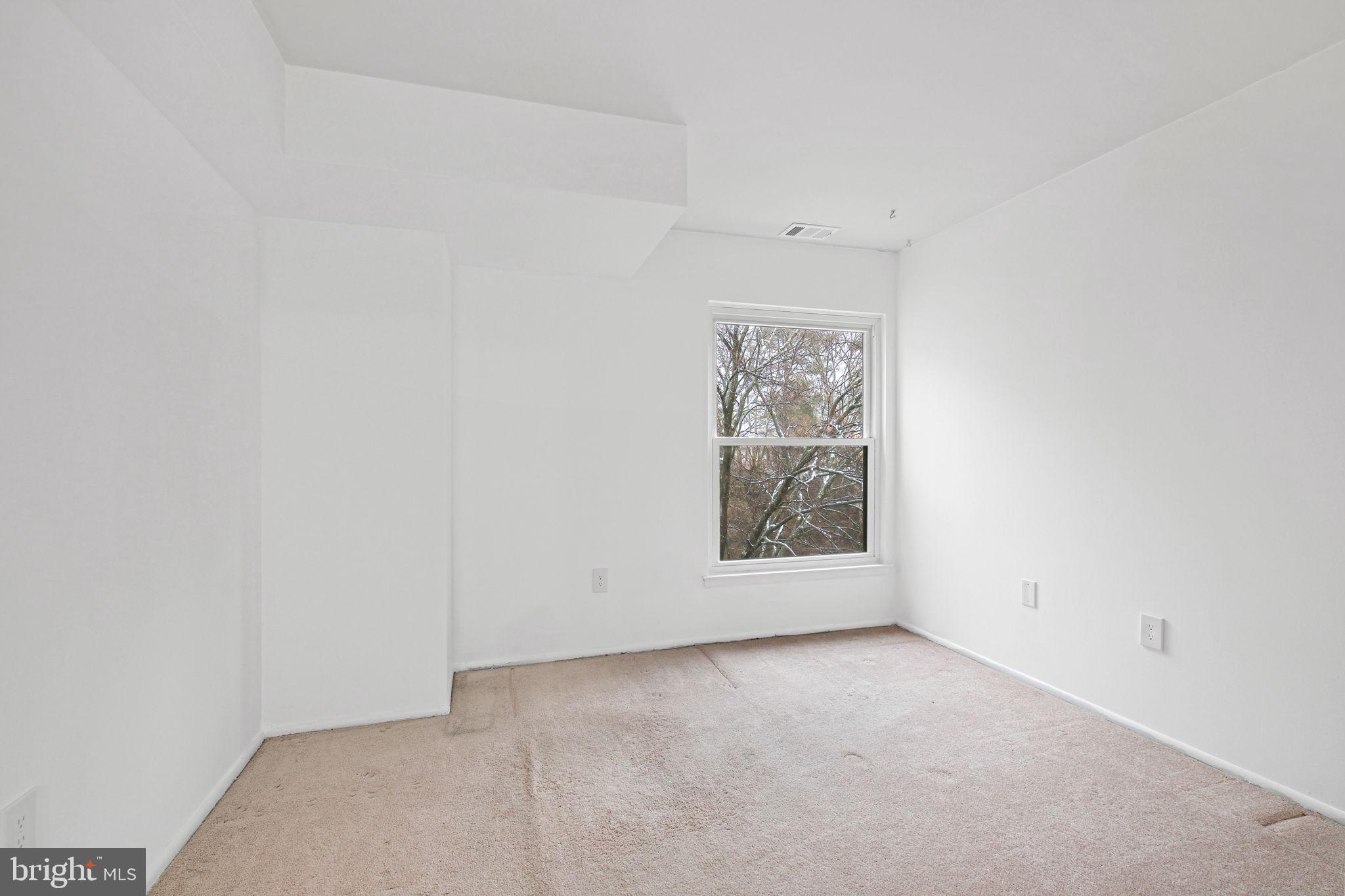 HYDE PARK - Residential