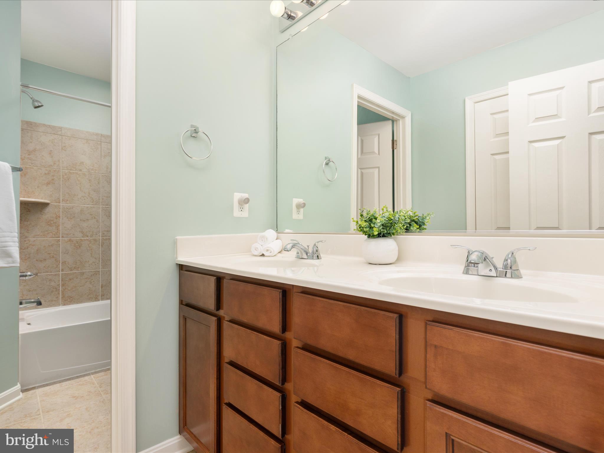 HASTINGS MARKETPLACE - Residential