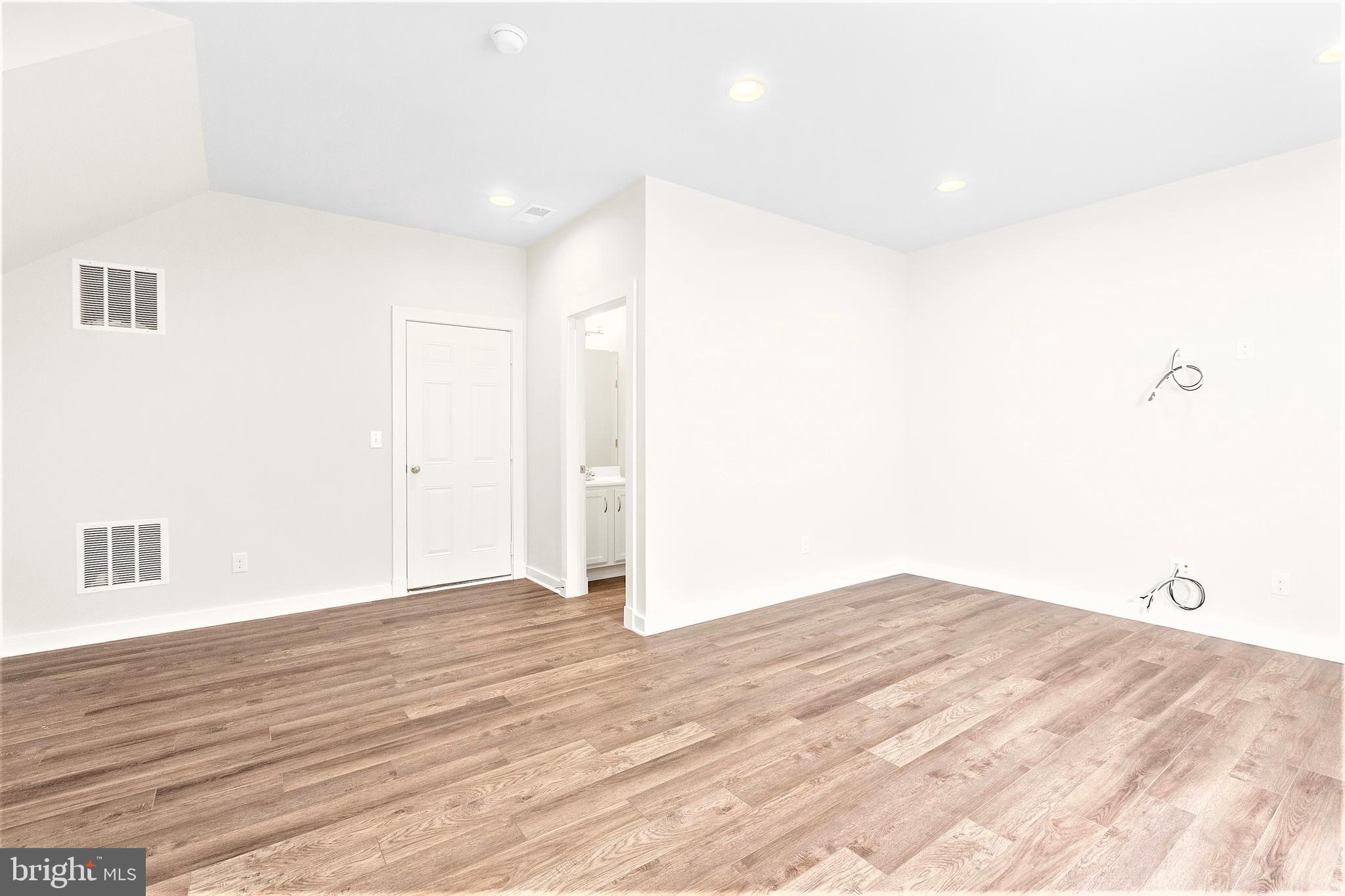 SOUTH FORK BROAD RUN - Residential