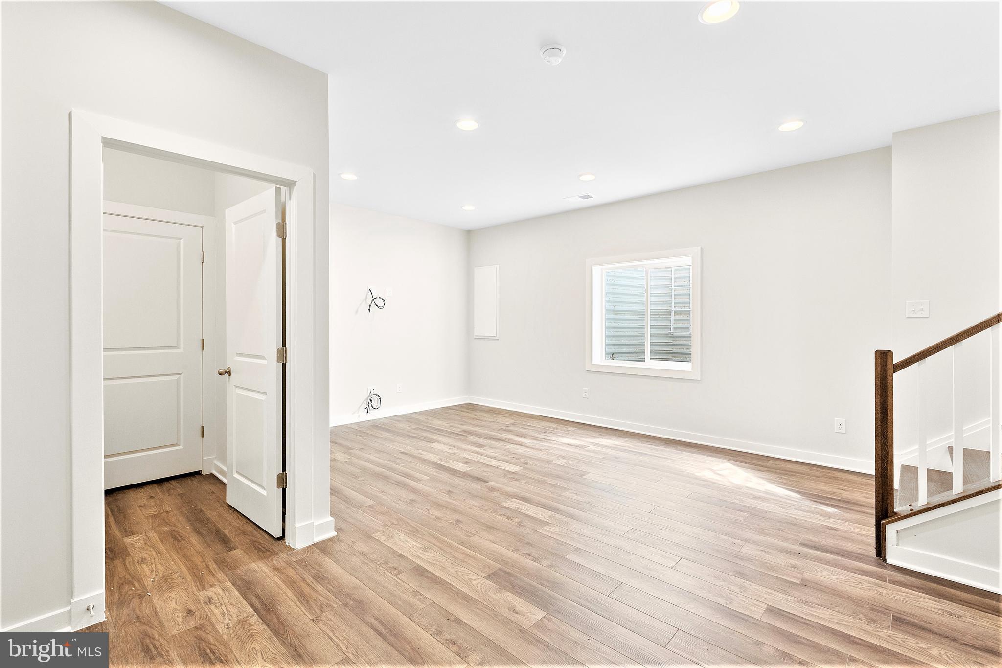 SOUTH FORK BROAD RUN - Residential