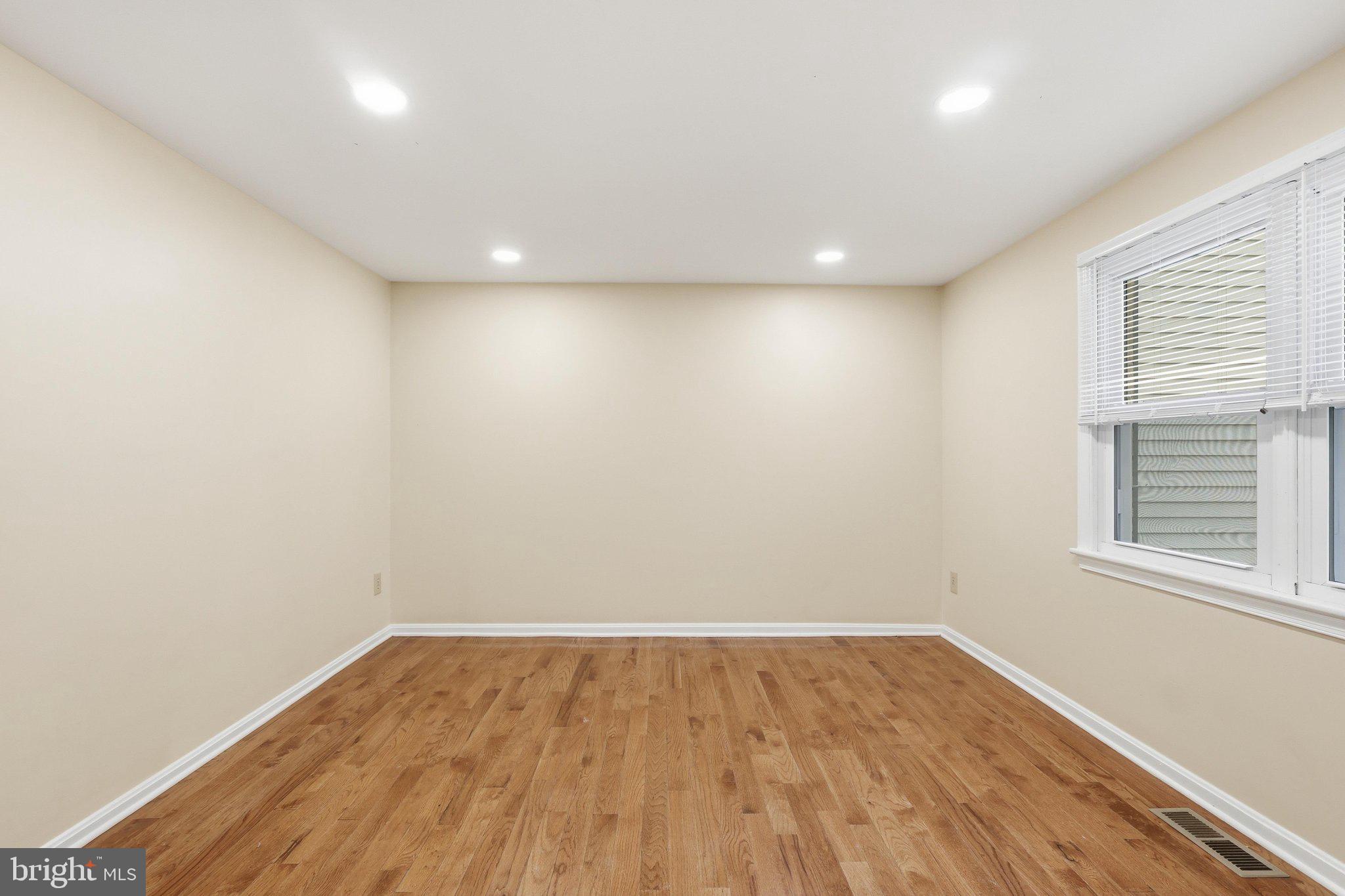 2910 ELLENWOOD DRIVE
