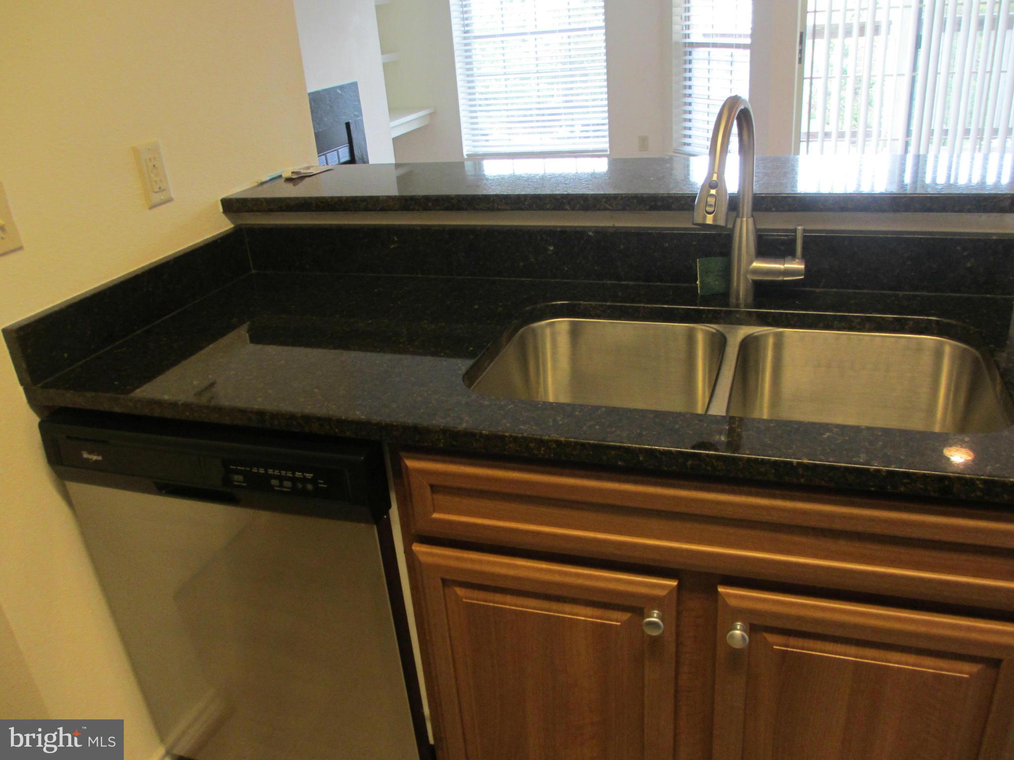 PENDERBROOK SQUARE CONDOMINIUMS - Residential Lease