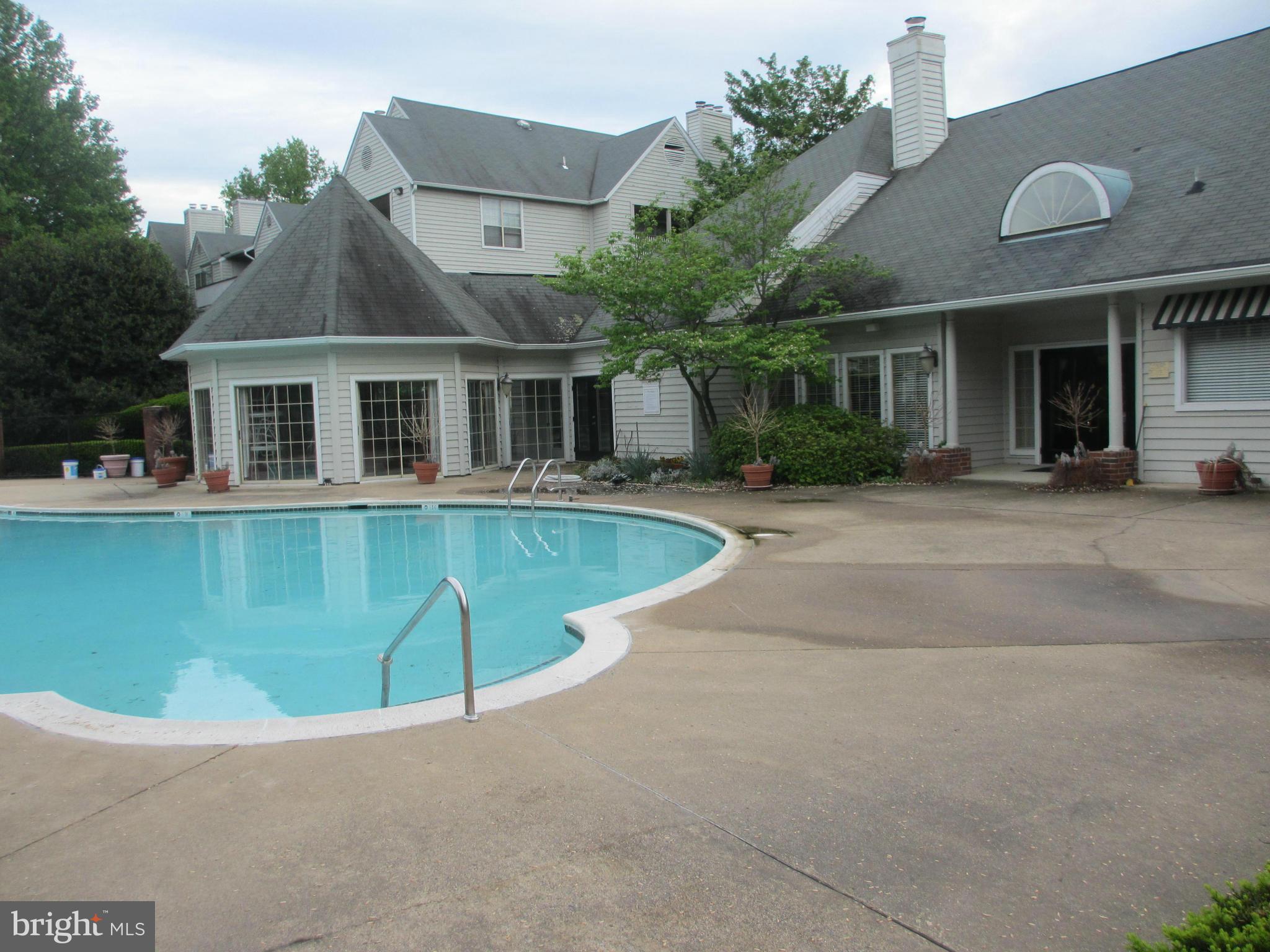 PENDERBROOK SQUARE CONDOMINIUMS - Residential Lease