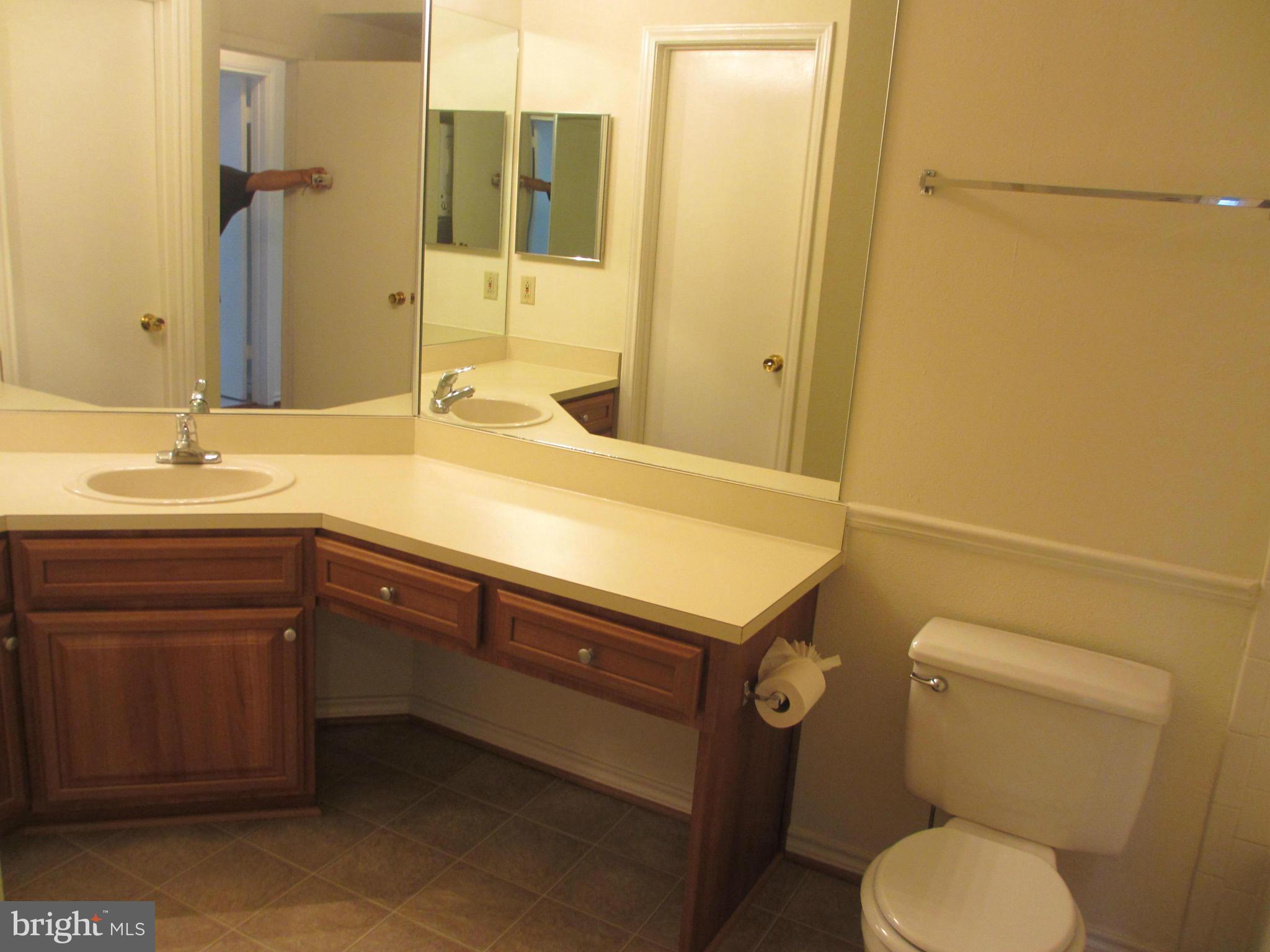 PENDERBROOK SQUARE CONDOMINIUMS - Residential Lease