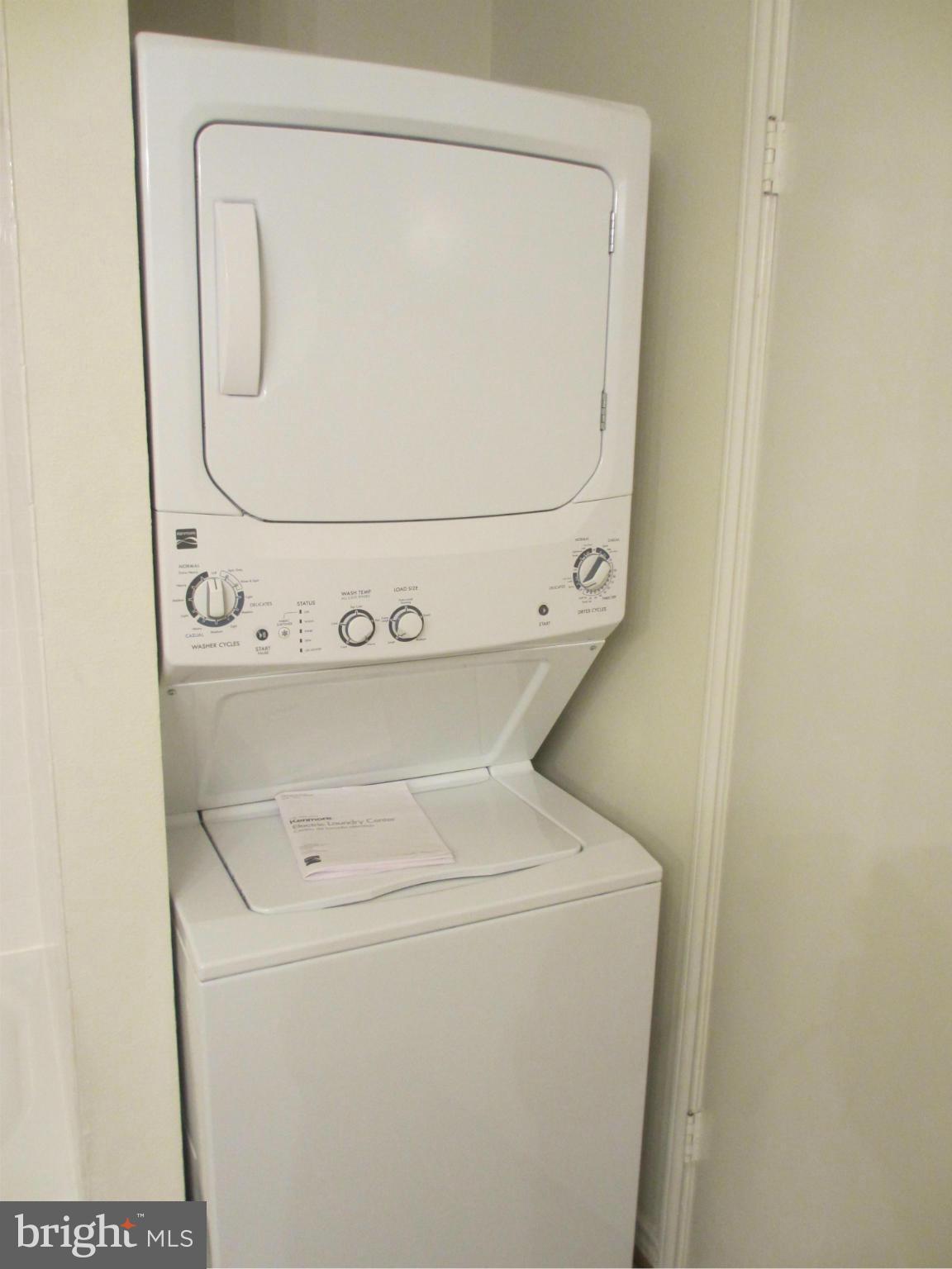 PENDERBROOK SQUARE CONDOMINIUMS - Residential Lease