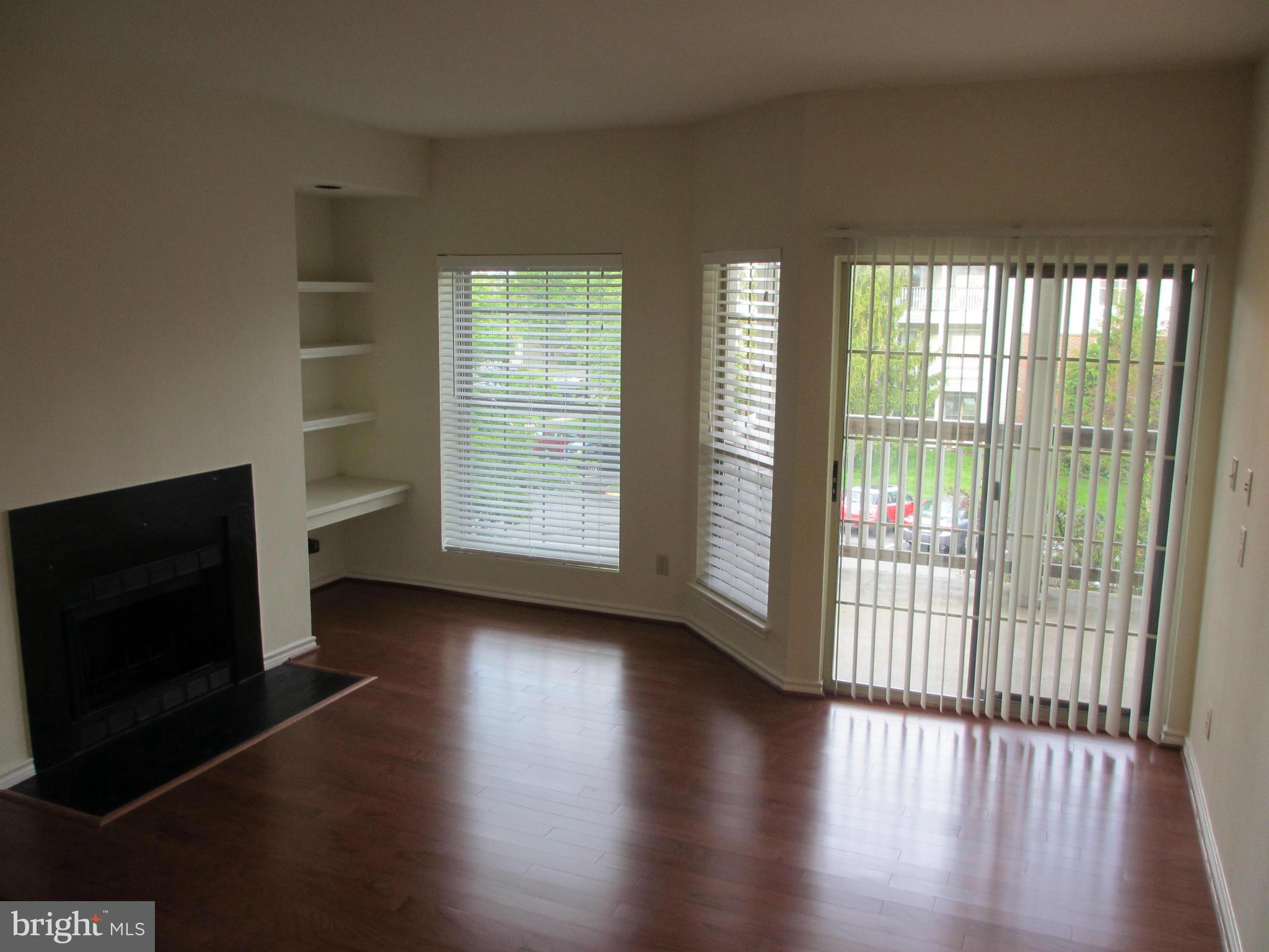 PENDERBROOK SQUARE CONDOMINIUMS - Residential Lease