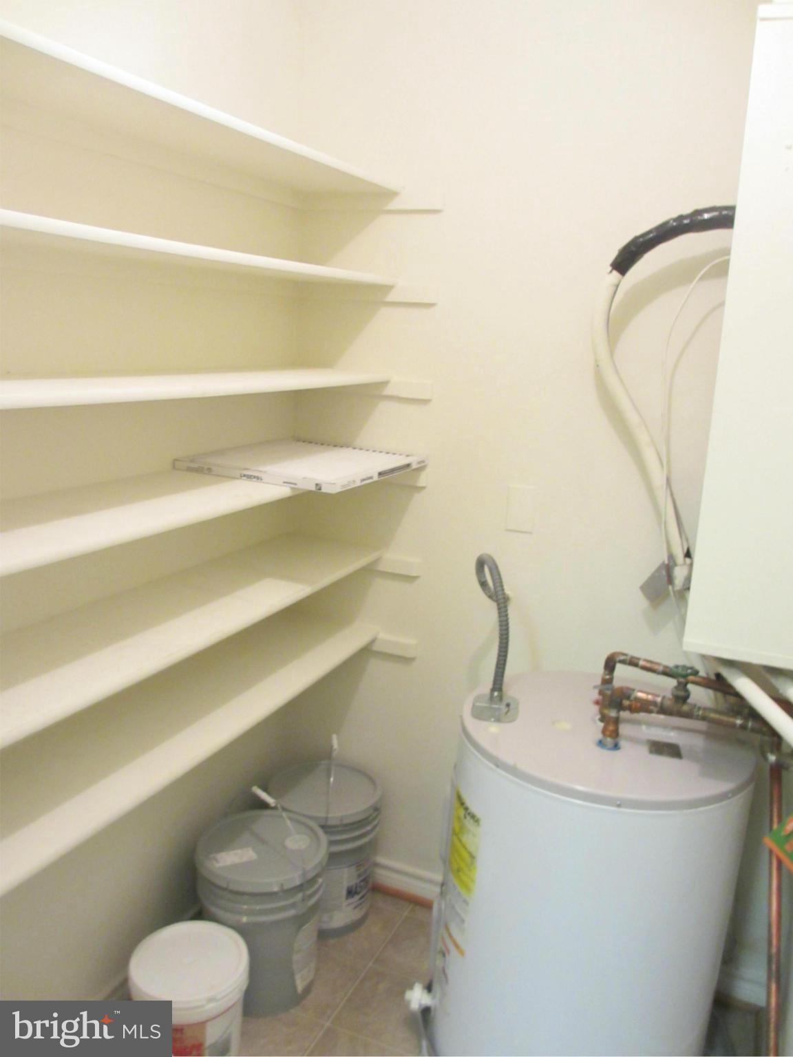 PENDERBROOK SQUARE CONDOMINIUMS - Residential Lease