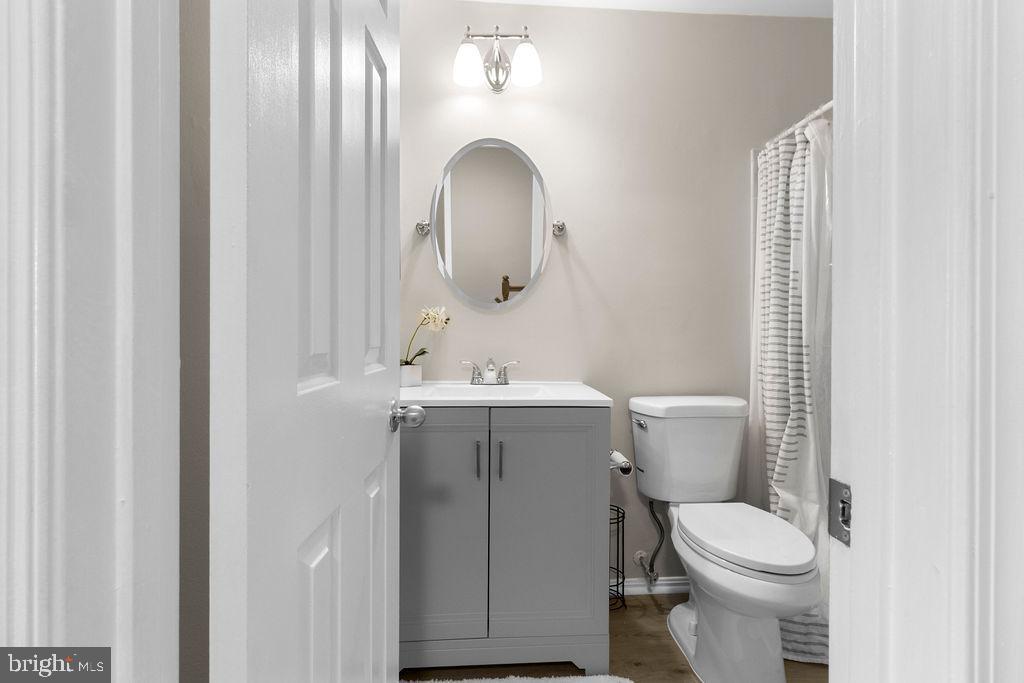 CLIFTON TOWNES - Residential Lease