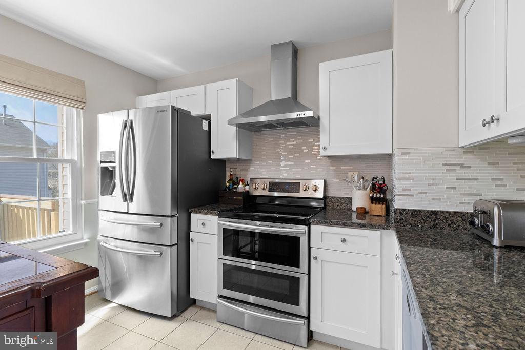 CLIFTON TOWNES - Residential Lease