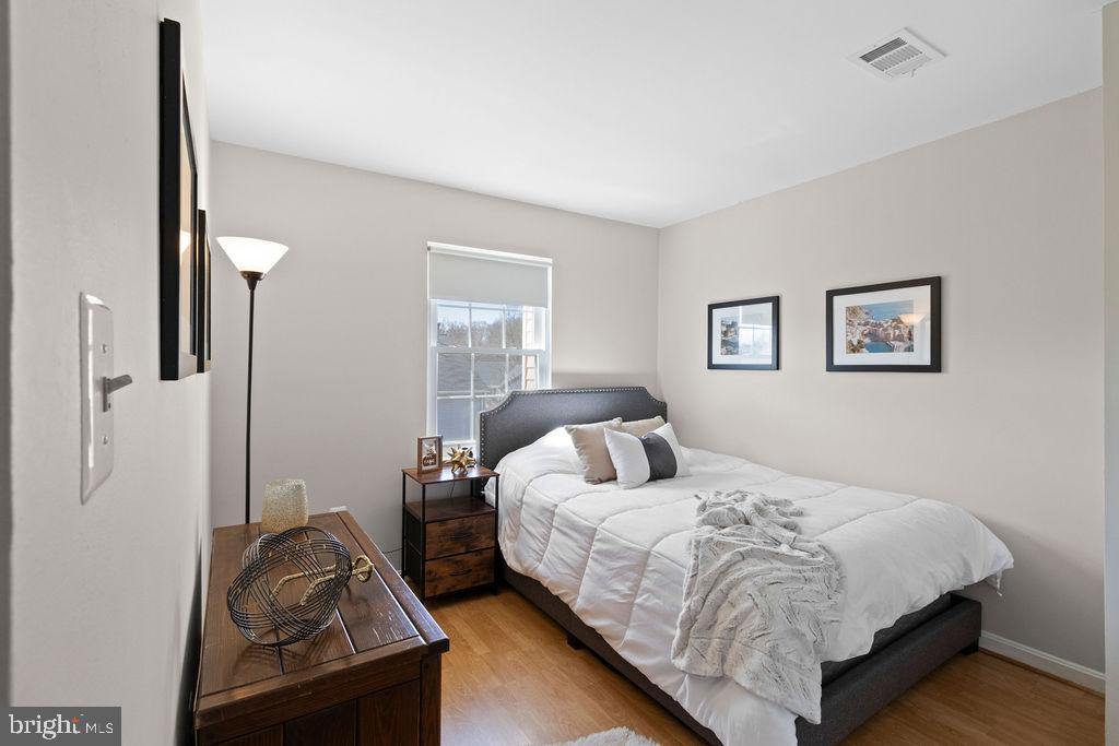 CLIFTON TOWNES - Residential Lease