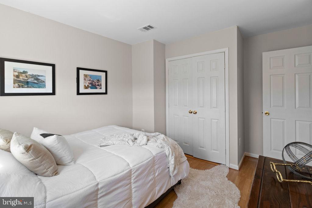 CLIFTON TOWNES - Residential Lease