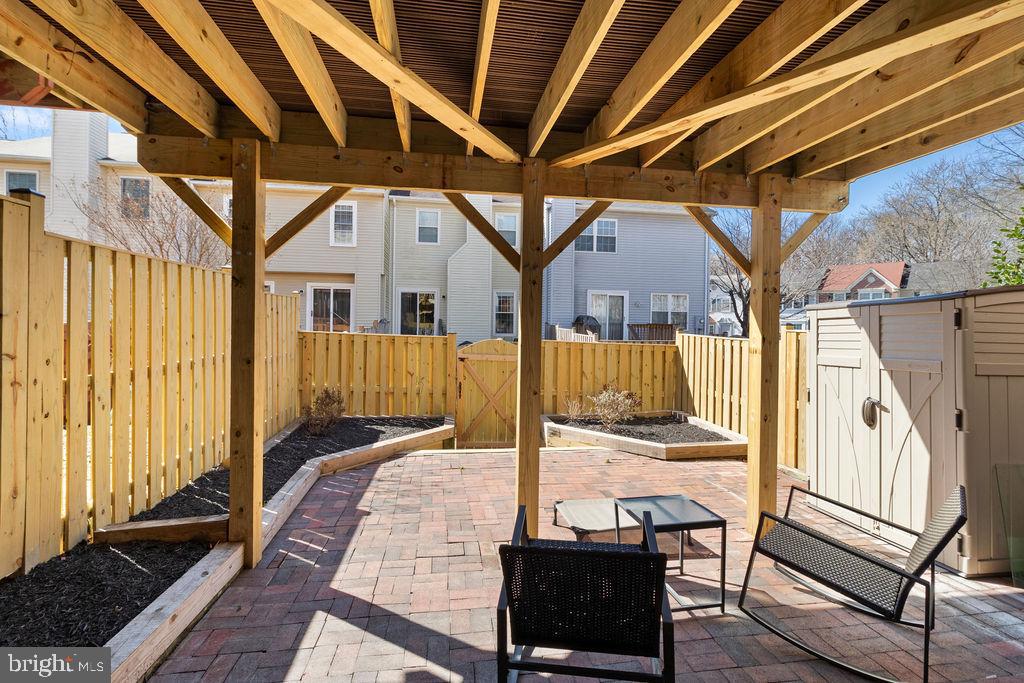 CLIFTON TOWNES - Residential Lease