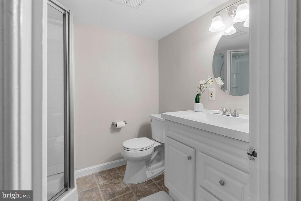 CLIFTON TOWNES - Residential Lease