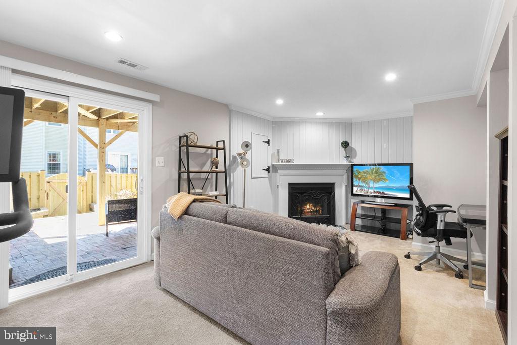 CLIFTON TOWNES - Residential Lease