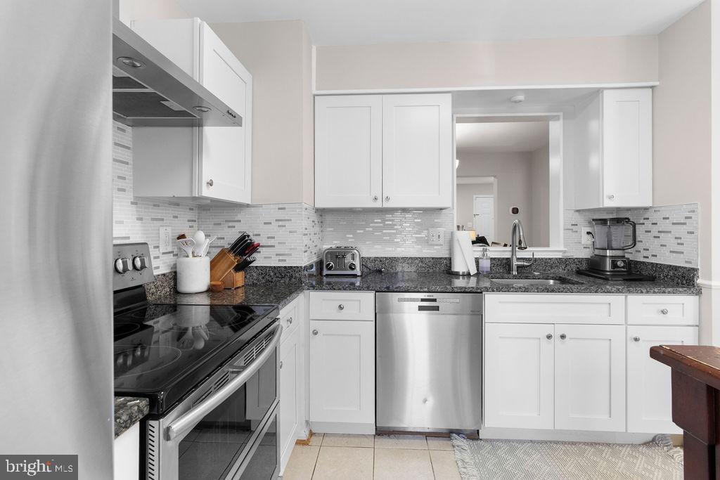 CLIFTON TOWNES - Residential Lease