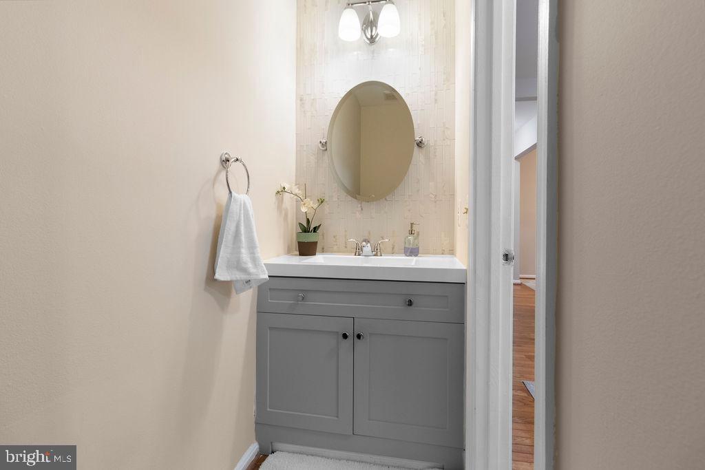 CLIFTON TOWNES - Residential Lease