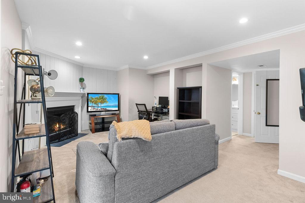 CLIFTON TOWNES - Residential Lease