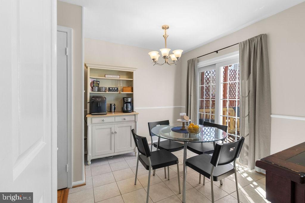 CLIFTON TOWNES - Residential Lease