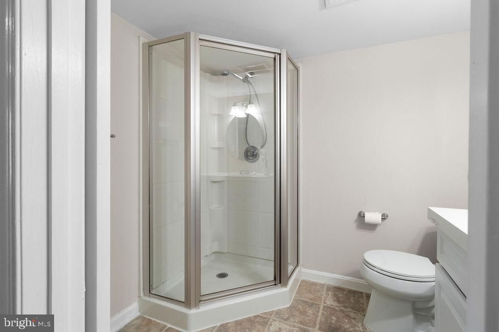 CLIFTON TOWNES - Residential Lease