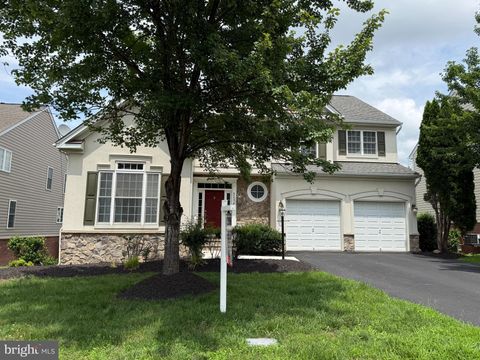 Homes For Sale - 42770 Conquest Circle<br/> BRAMBLETON, VA 20148