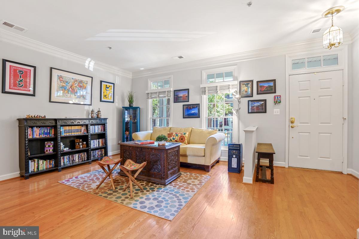 521 GOODLAND PLACE