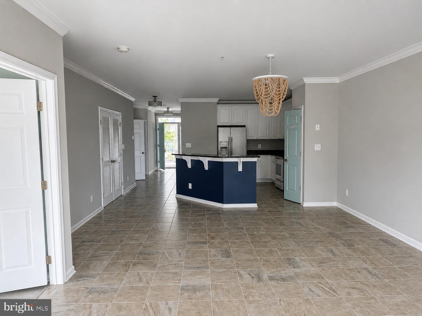 6 SUNSET ISLAND DRIVE 2C