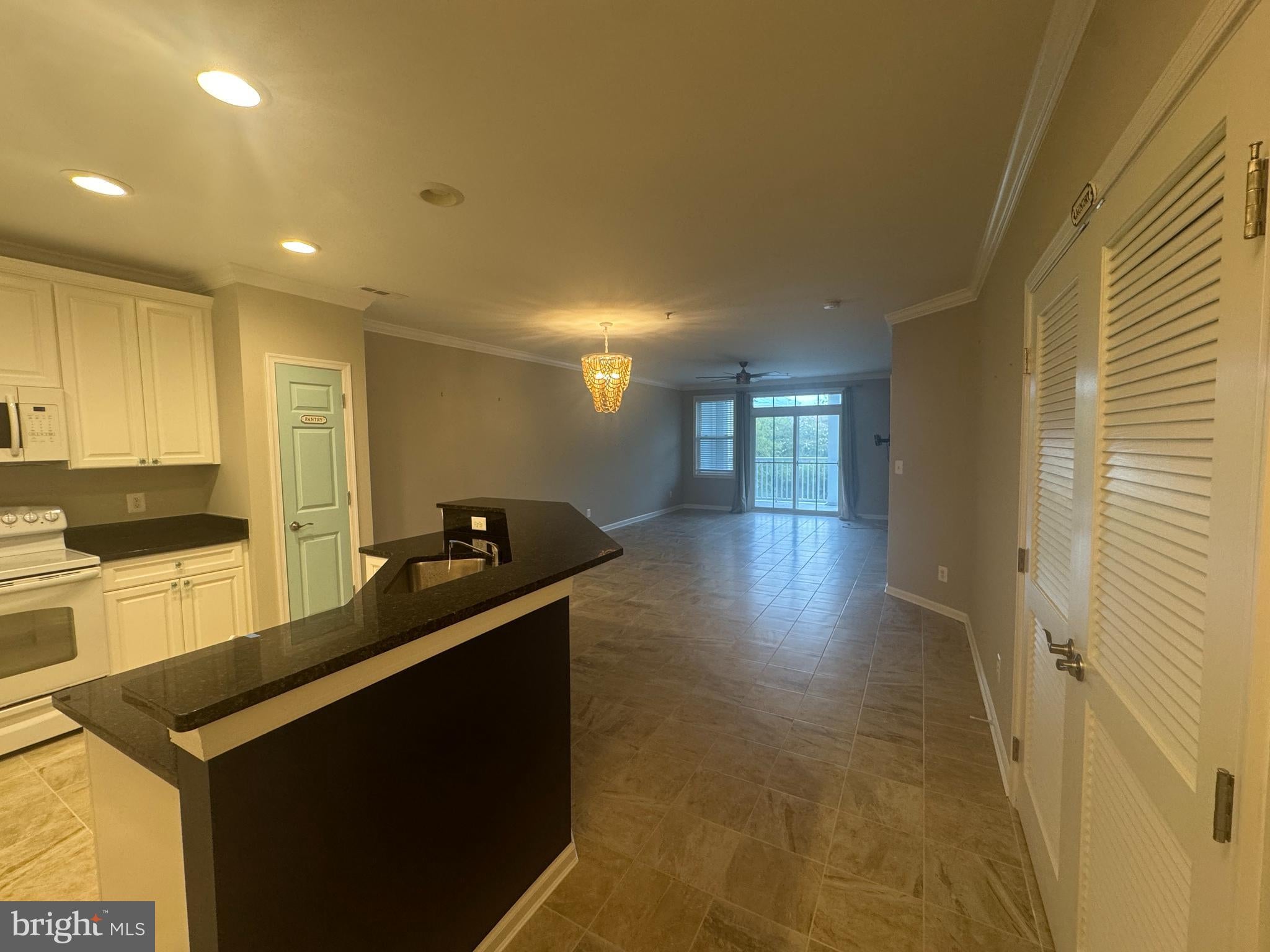 6 SUNSET ISLAND DRIVE 2C