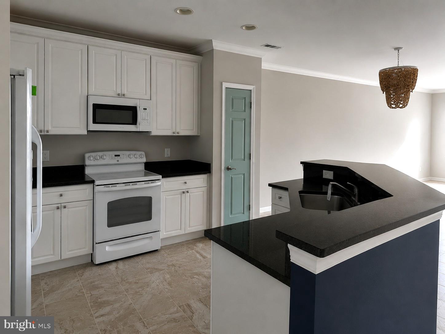 6 SUNSET ISLAND DRIVE 2C