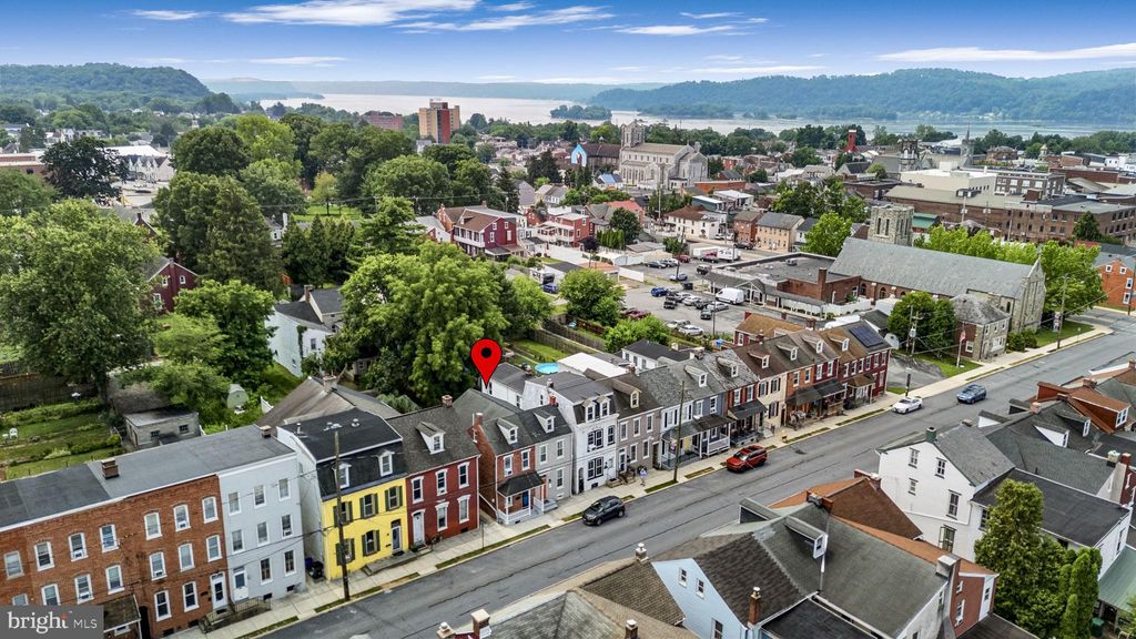 Photo of 556 Walnut Street, COLUMBIA, PA 17512 (MLS # PALA2072670)