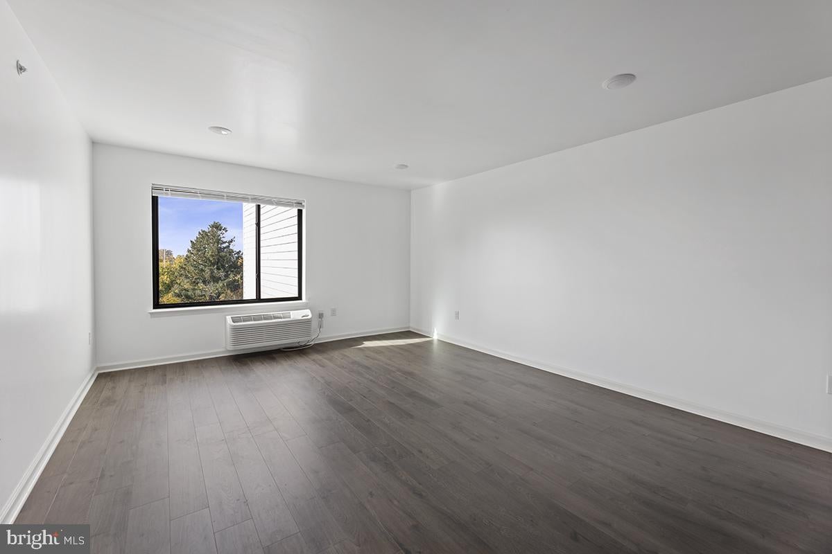 404 FOUNTAIN STREET 304