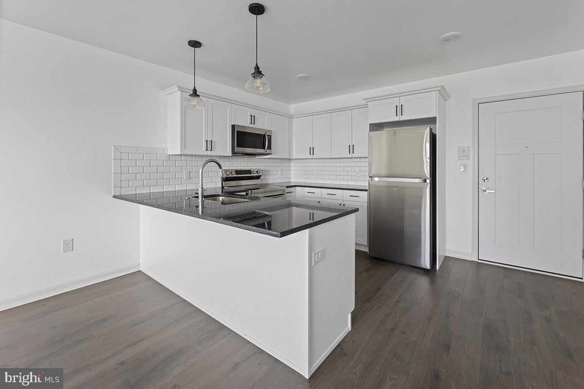 404 FOUNTAIN STREET 304