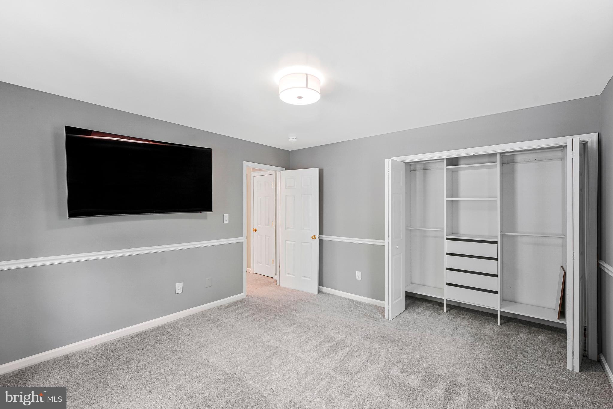 WINDSOR ESTATES - Residential