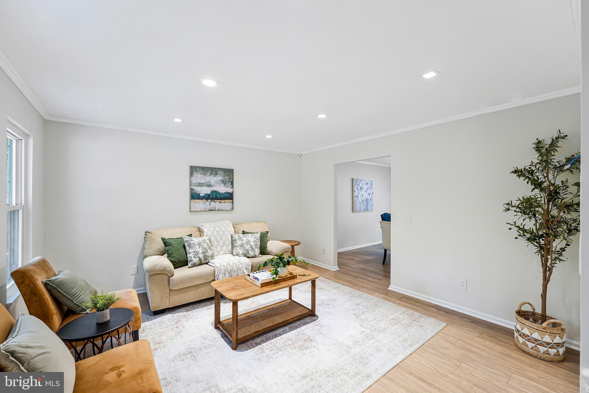 WINDSOR ESTATES - Residential