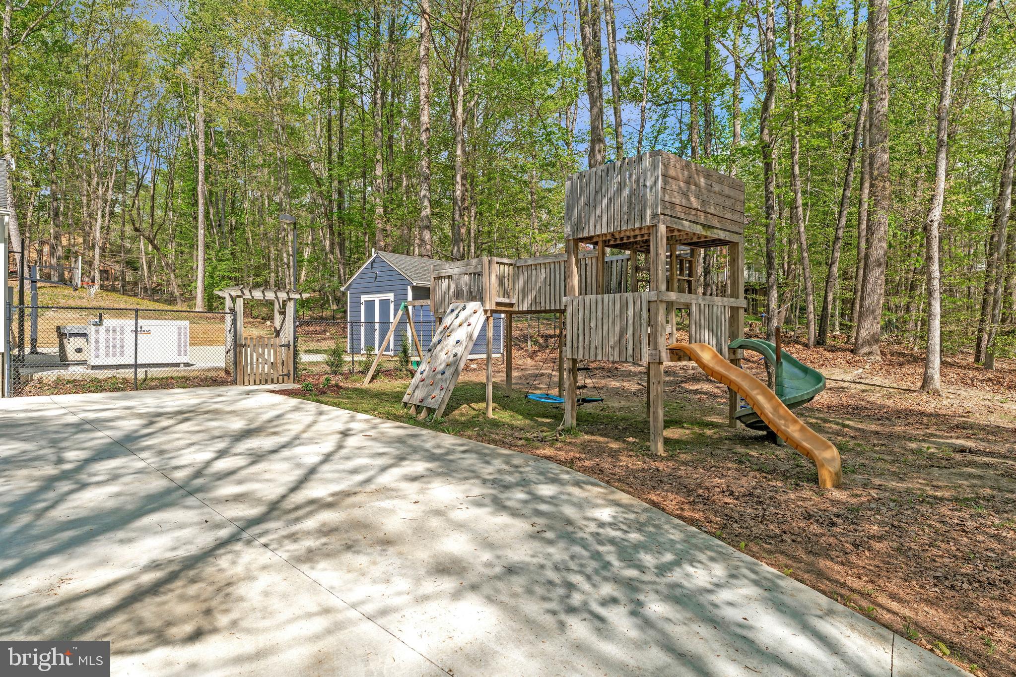 WINDSOR ESTATES - Residential