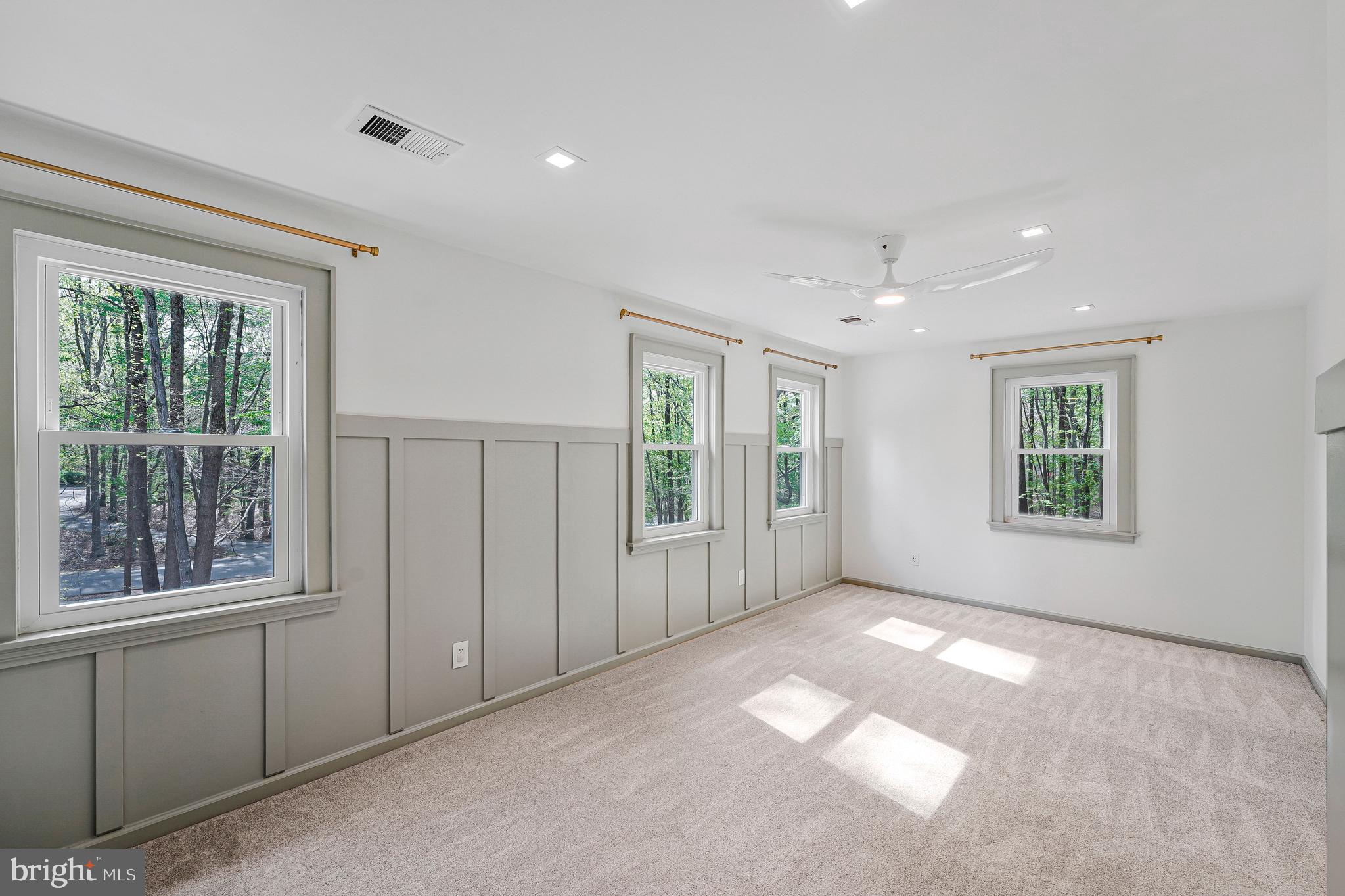 WINDSOR ESTATES - Residential