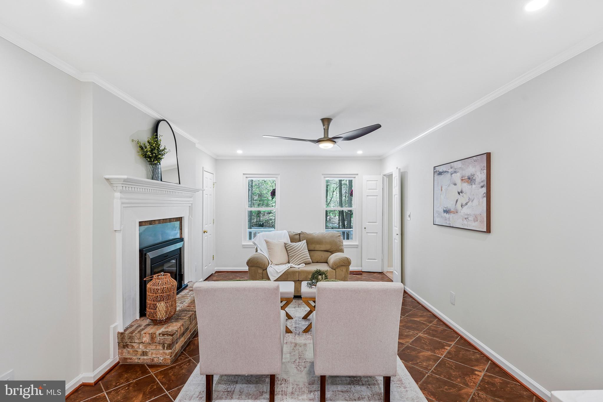 WINDSOR ESTATES - Residential