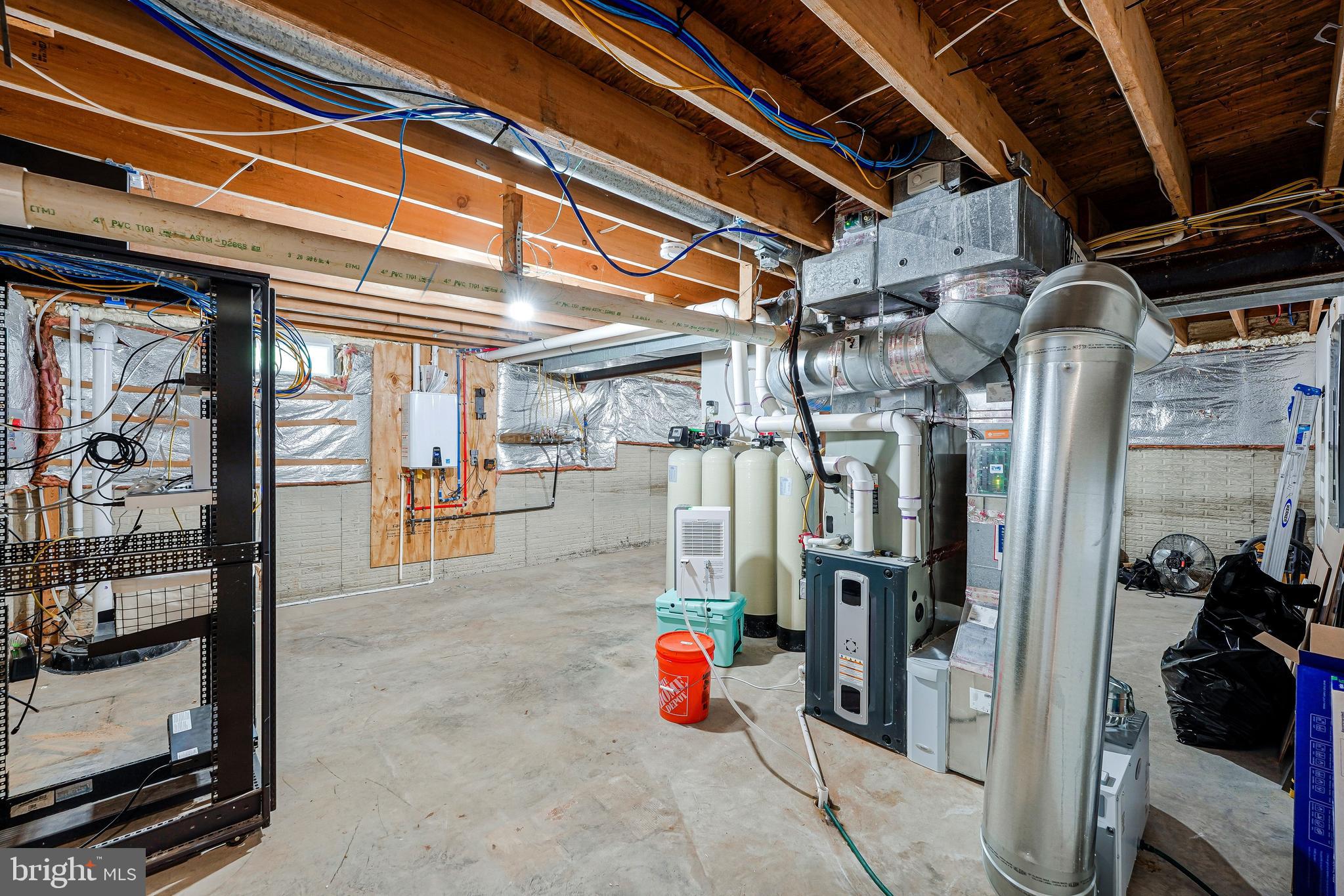 WINDSOR ESTATES - Residential