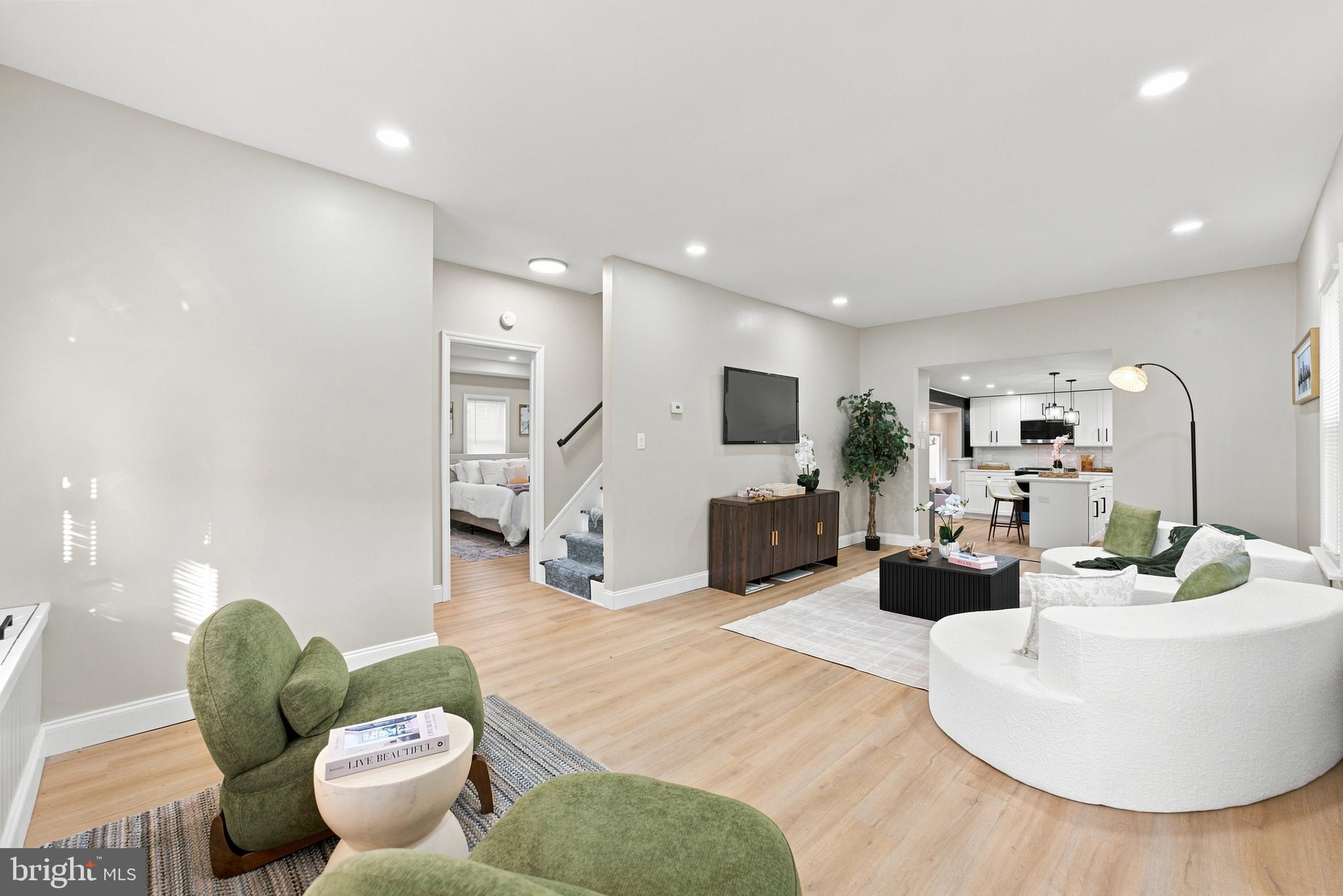 36 W CENTER STREET
