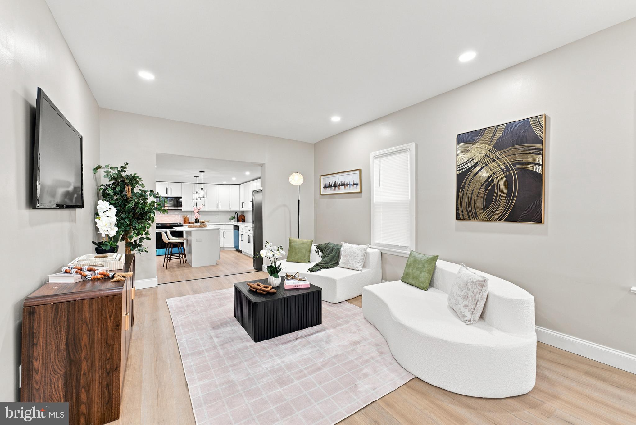 36 W CENTER STREET