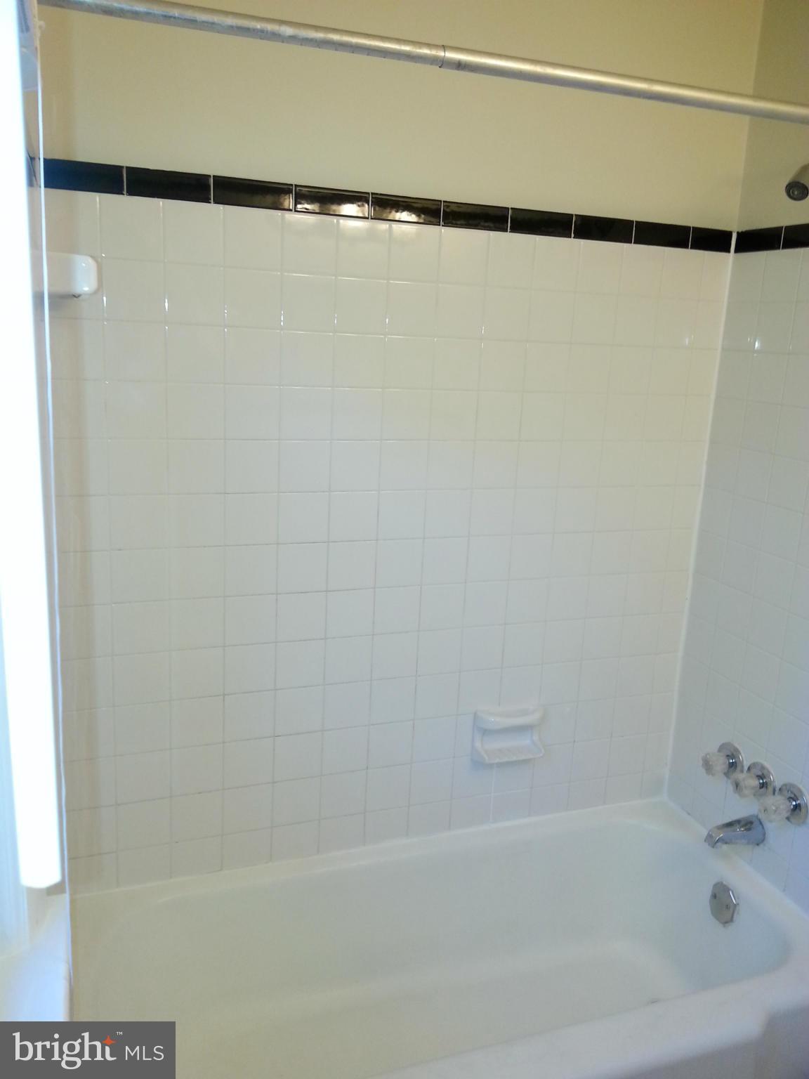 COUNTRY CLUB VIEW - Residential Lease