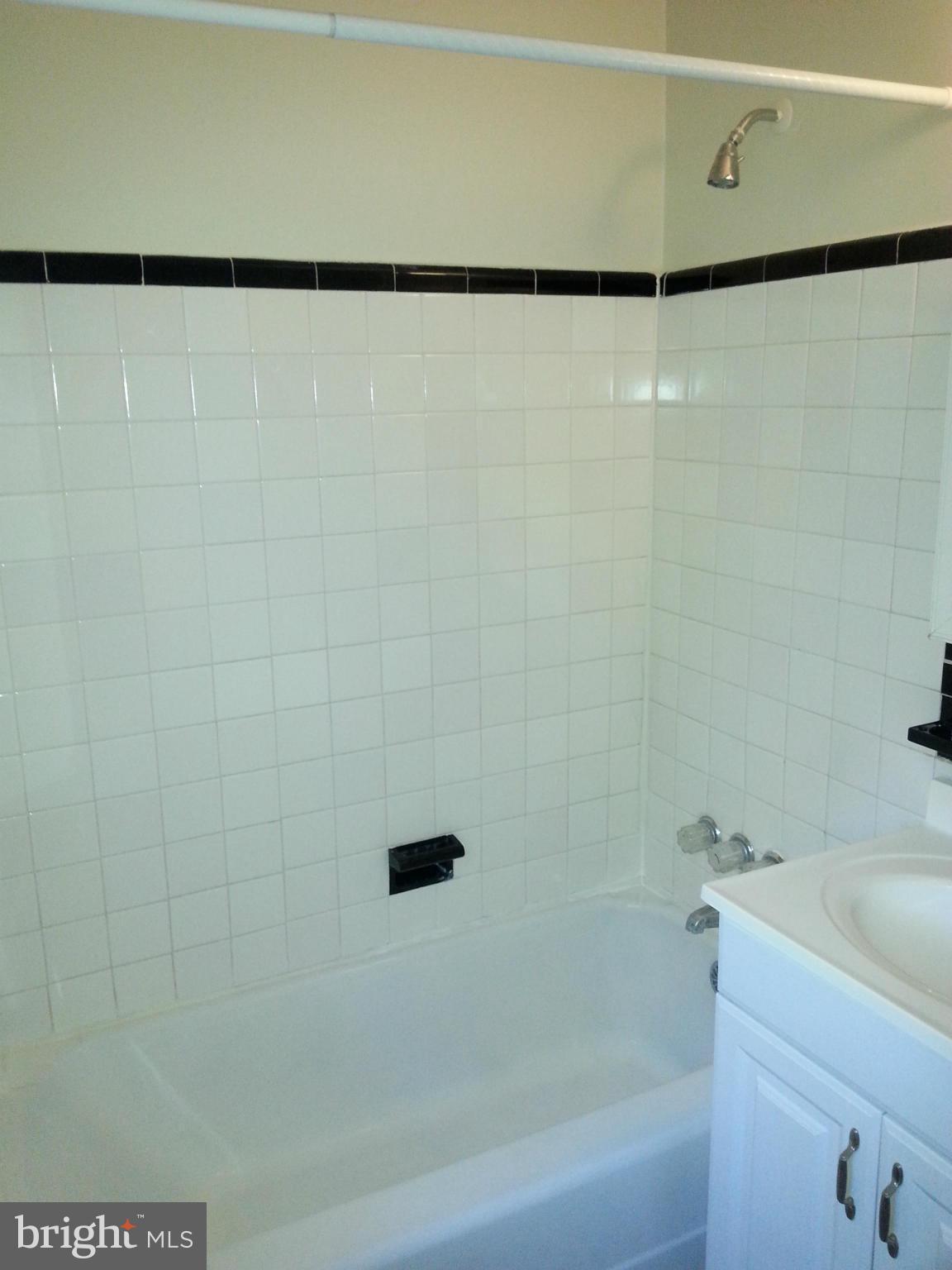 COUNTRY CLUB VIEW - Residential Lease