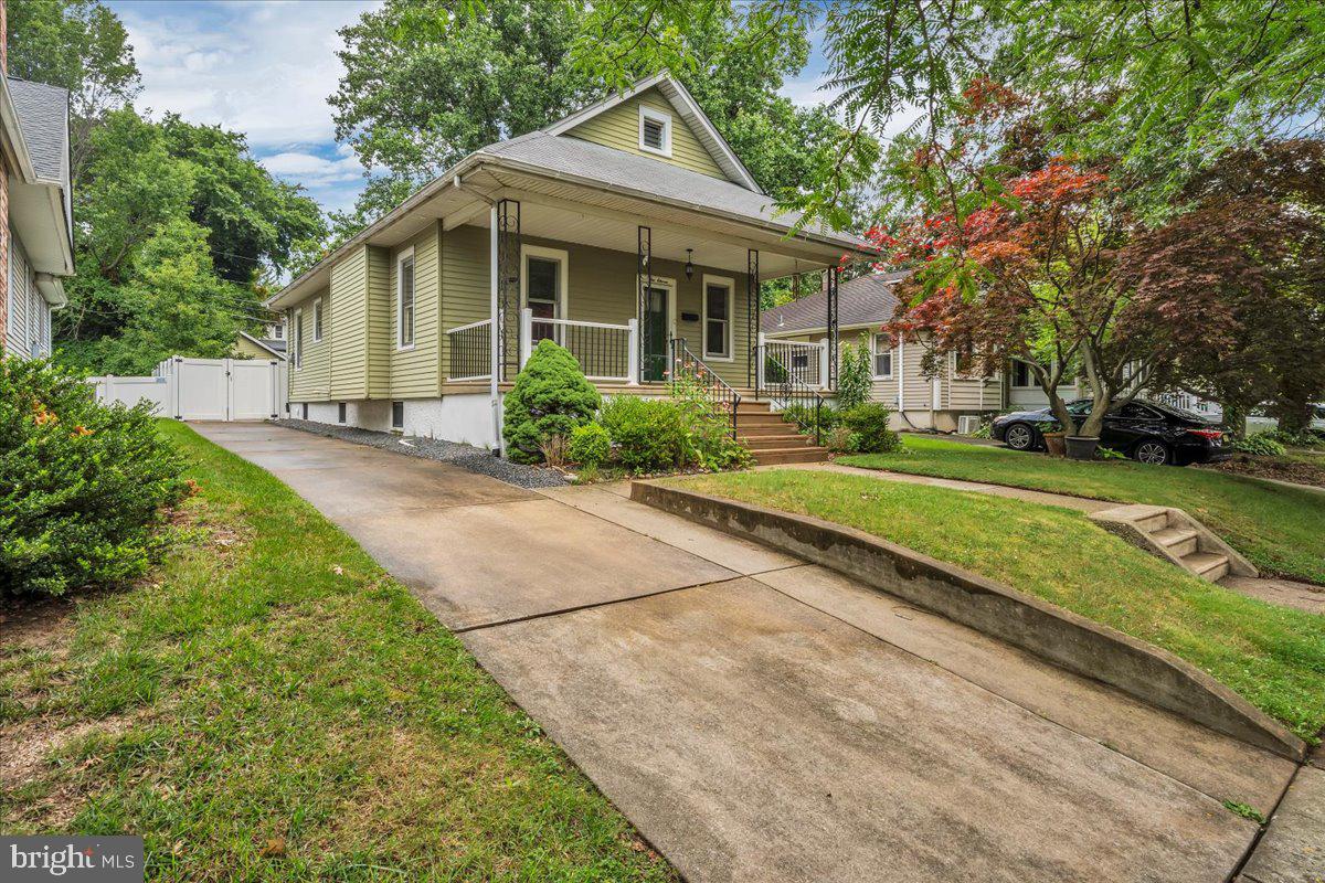 211 S LOGAN