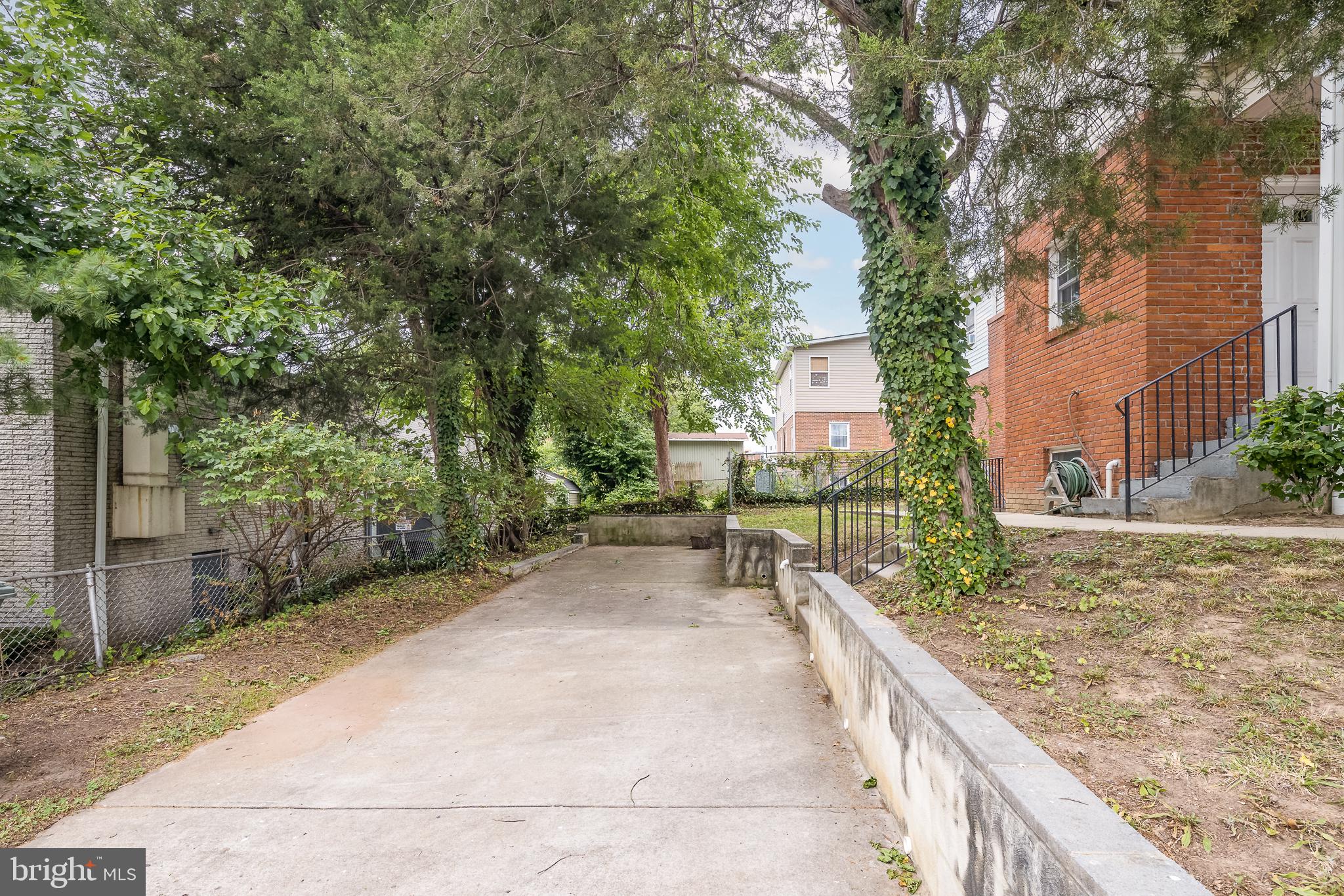 SOUTHGATE - Residential Lease