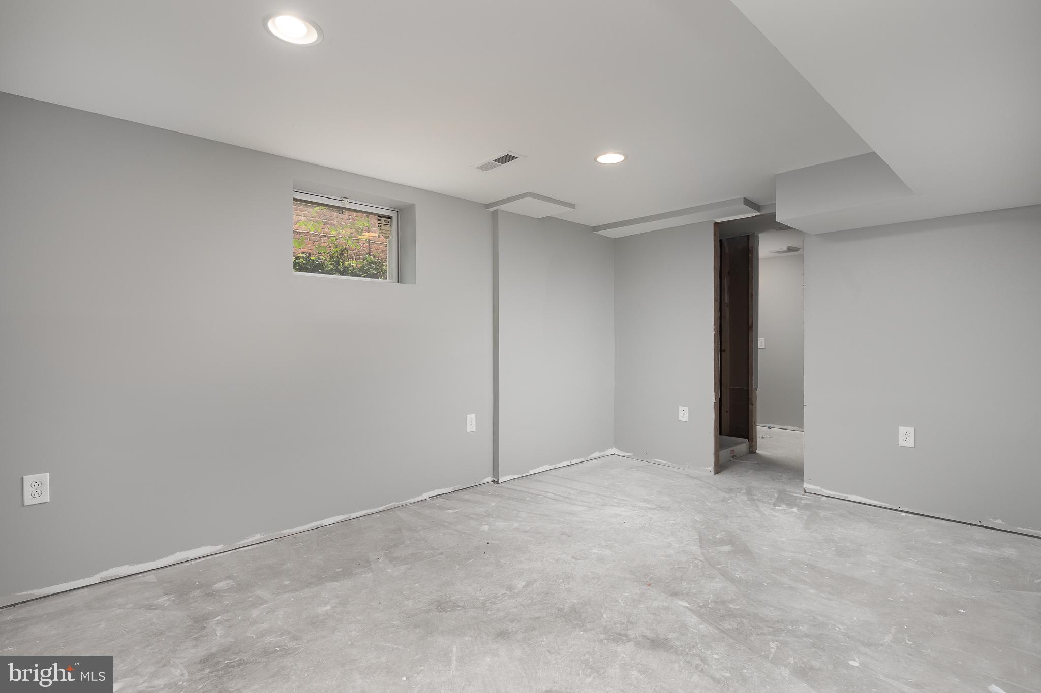 SOUTHGATE - Residential Lease